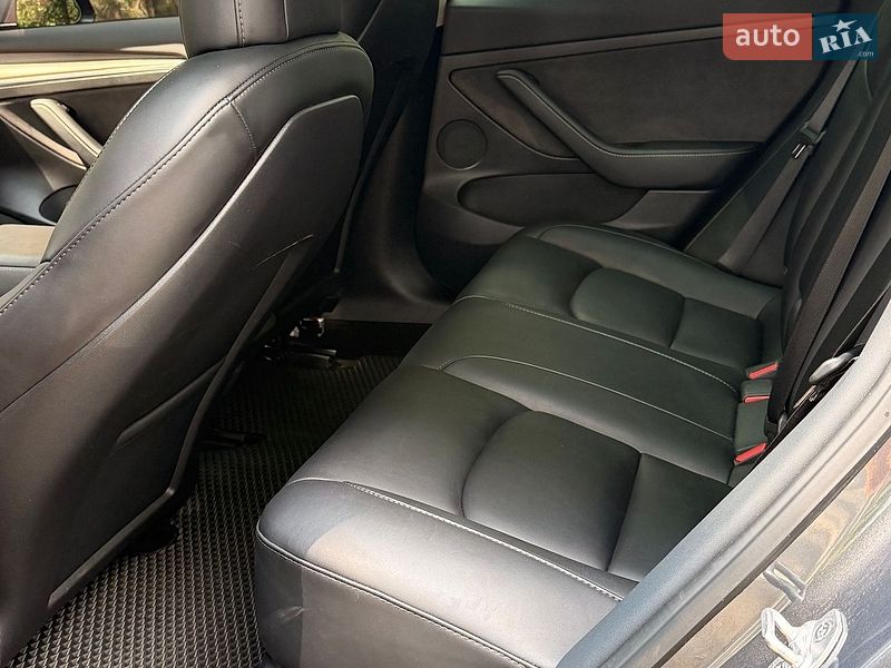 Седан Tesla Model 3 2022 в Києві
