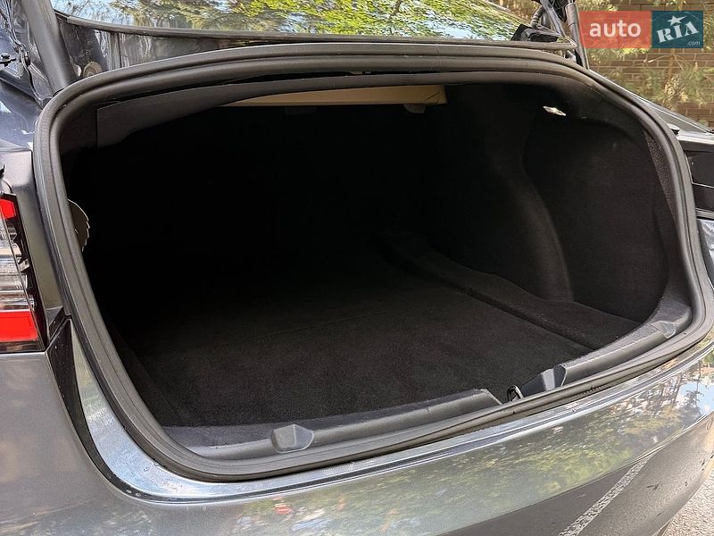 Седан Tesla Model 3 2022 в Києві