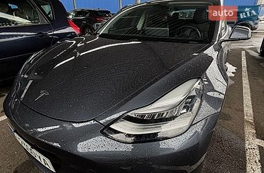Седан Tesla Model 3 2020 в Киеве