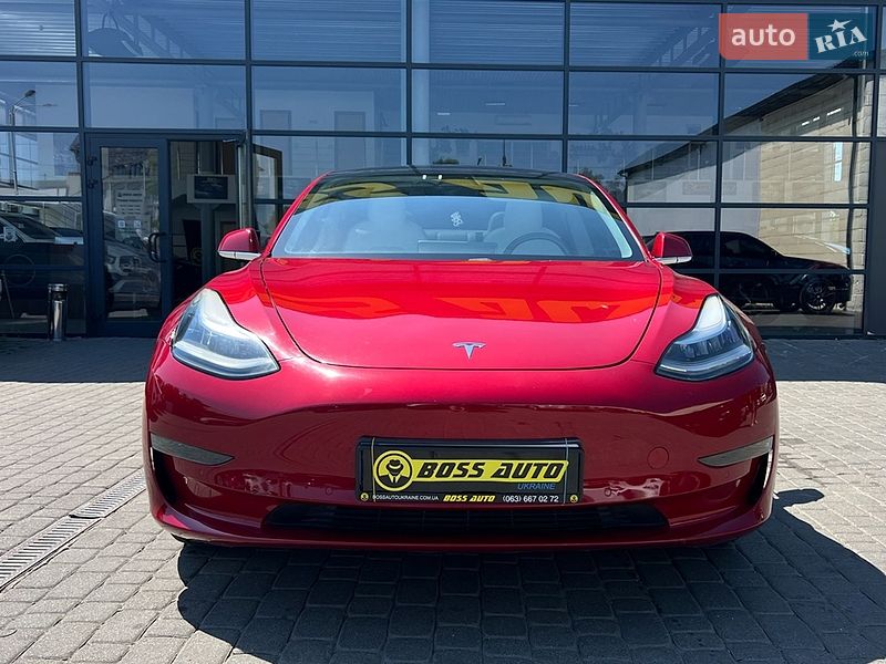 Седан Tesla Model 3 2019 в Ивано-Франковске