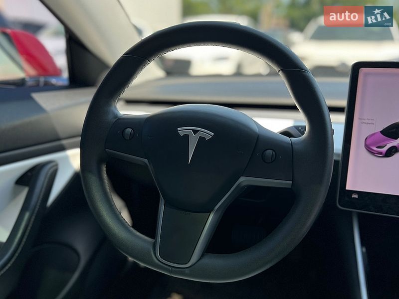 Седан Tesla Model 3 2019 в Ивано-Франковске