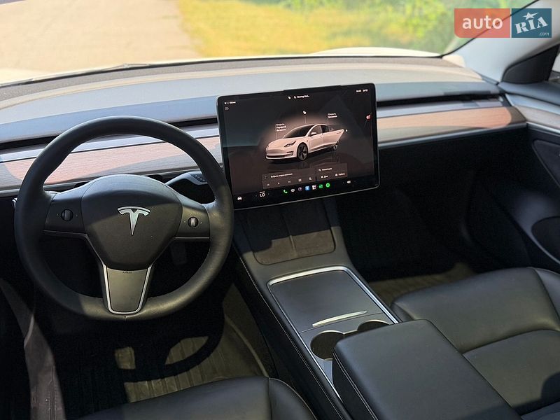 Седан Tesla Model 3 2023 в Киеве