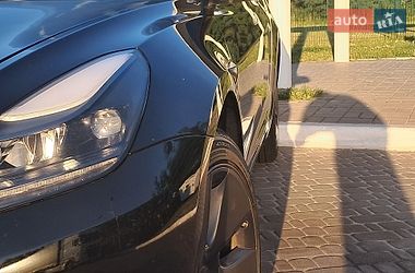 Седан Tesla Model 3 2023 в Ровно