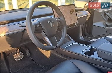 Седан Tesla Model 3 2023 в Ровно