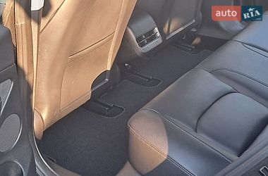 Седан Tesla Model 3 2023 в Ровно