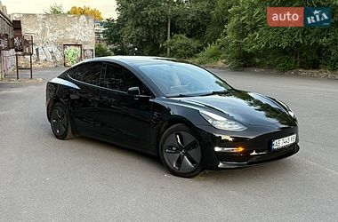 Седан Tesla Model 3 2022 в Днепре