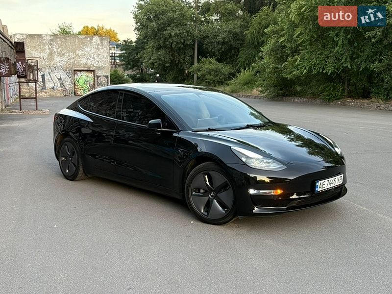 Седан Tesla Model 3 2022 в Днепре