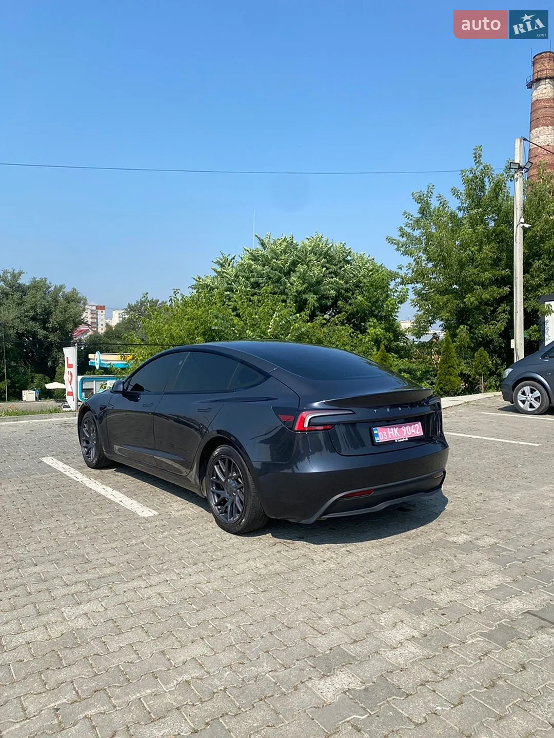 2025 Tesla Model 3 - мініатюра 4