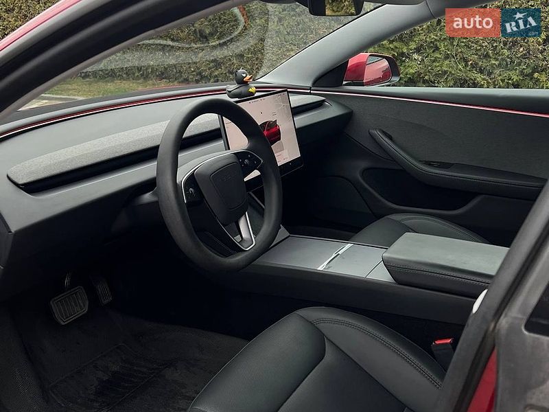 Седан Tesla Model 3 2024 в Львові
