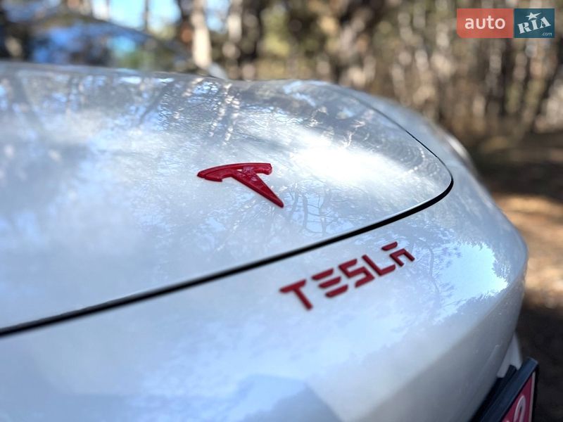 Седан Tesla Model 3 2019 в Запорожье