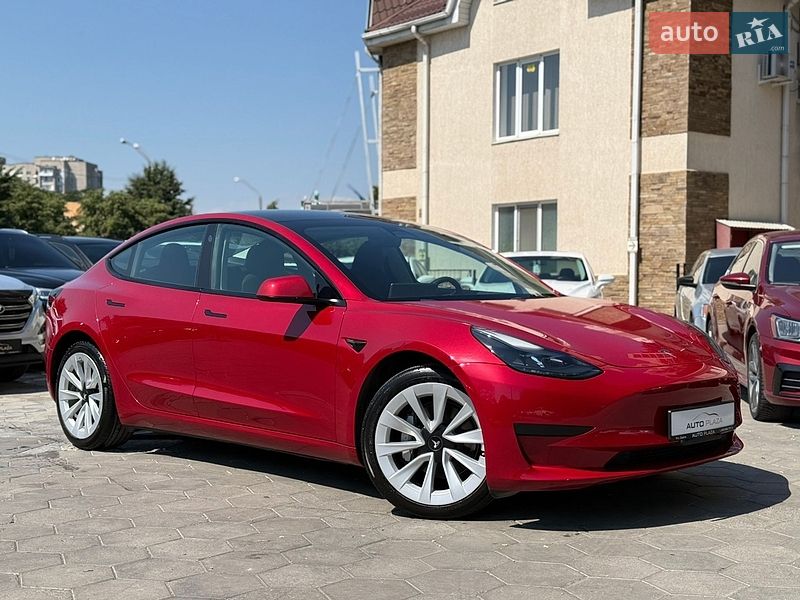 Седан Tesla Model 3 2023 в Одессе