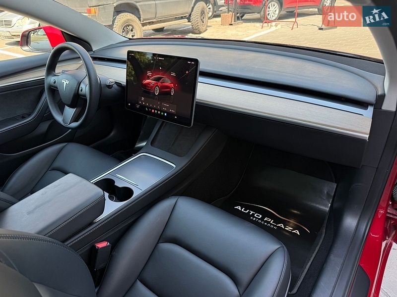 Седан Tesla Model 3 2023 в Одессе