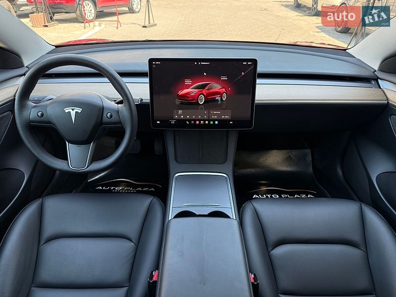 Седан Tesla Model 3 2023 в Одессе