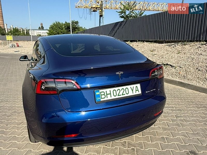Седан Tesla Model 3 2023 в Одессе