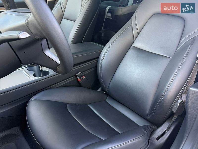 Седан Tesla Model 3 2023 в Одессе
