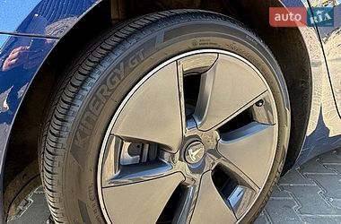 Седан Tesla Model 3 2023 в Одессе