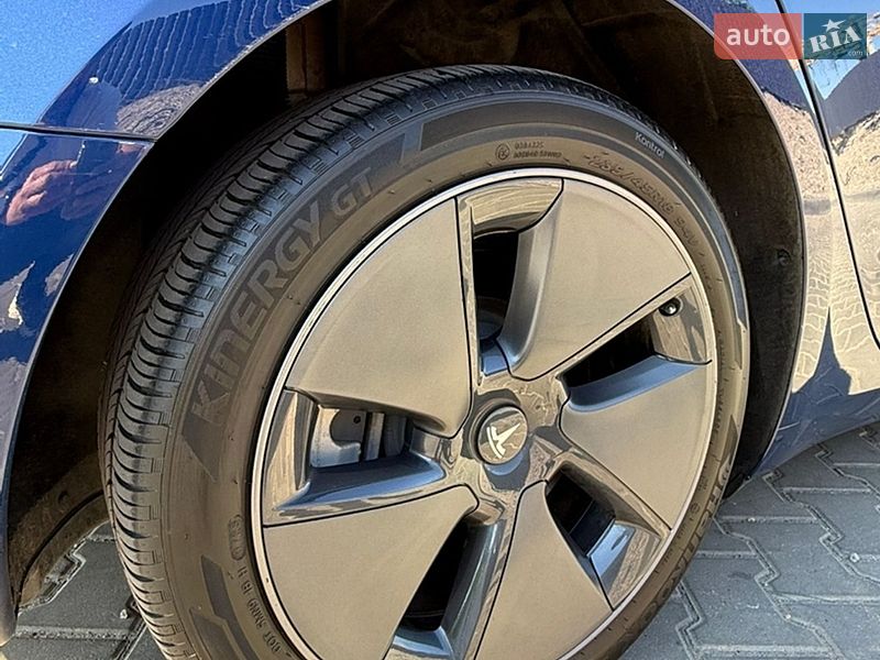 Седан Tesla Model 3 2023 в Одессе