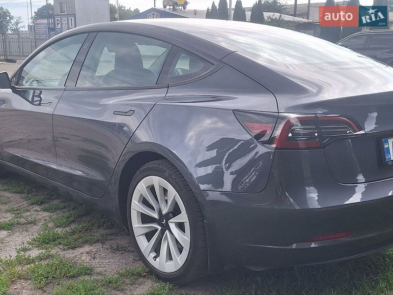 Седан Tesla Model 3 2023 в Броварах