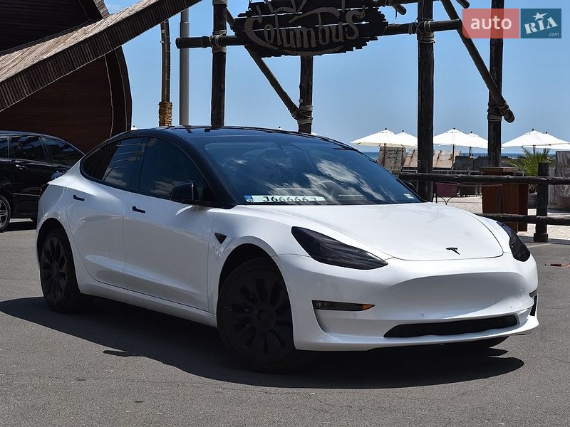Седан Tesla Model 3 2020 в Одесі