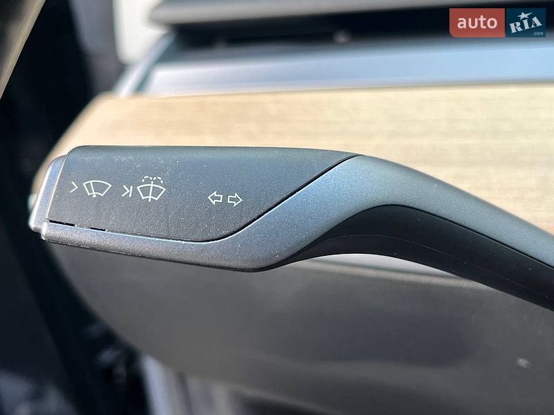 Седан Tesla Model 3 2019 в Киеве