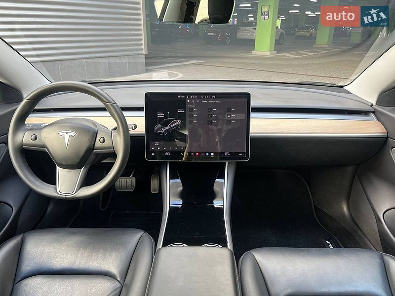 Седан Tesla Model 3 2019 в Киеве