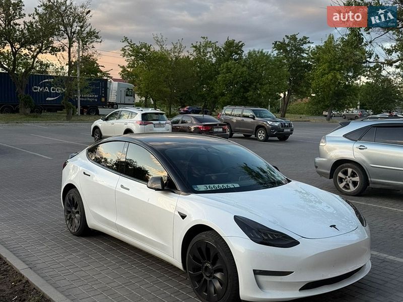 Седан Tesla Model 3 2020 в Одесі