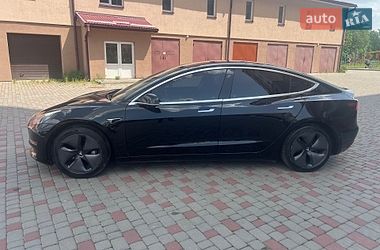 Седан Tesla Model 3 2018 в Івано-Франківську