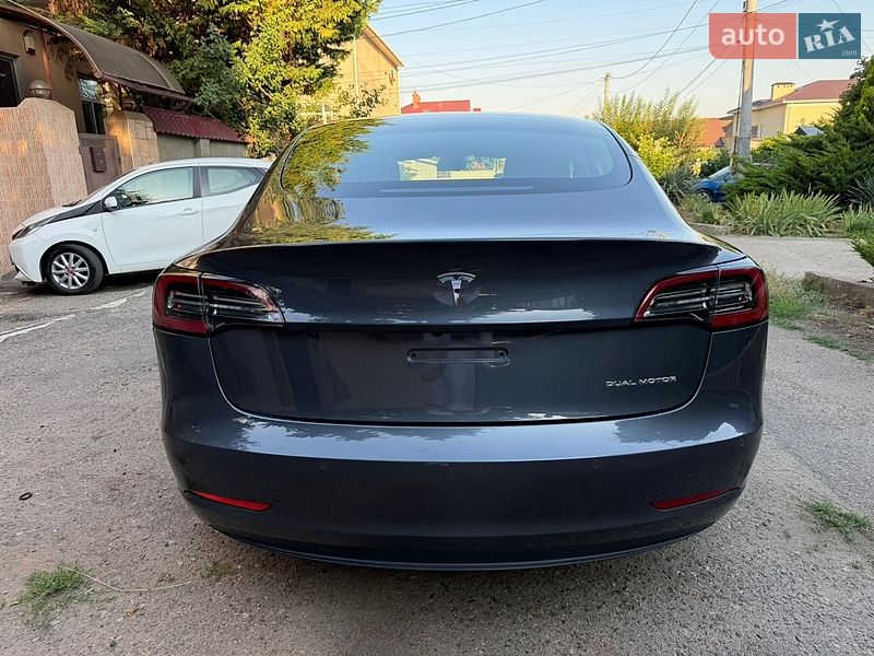Седан Tesla Model 3 2022 в Одессе