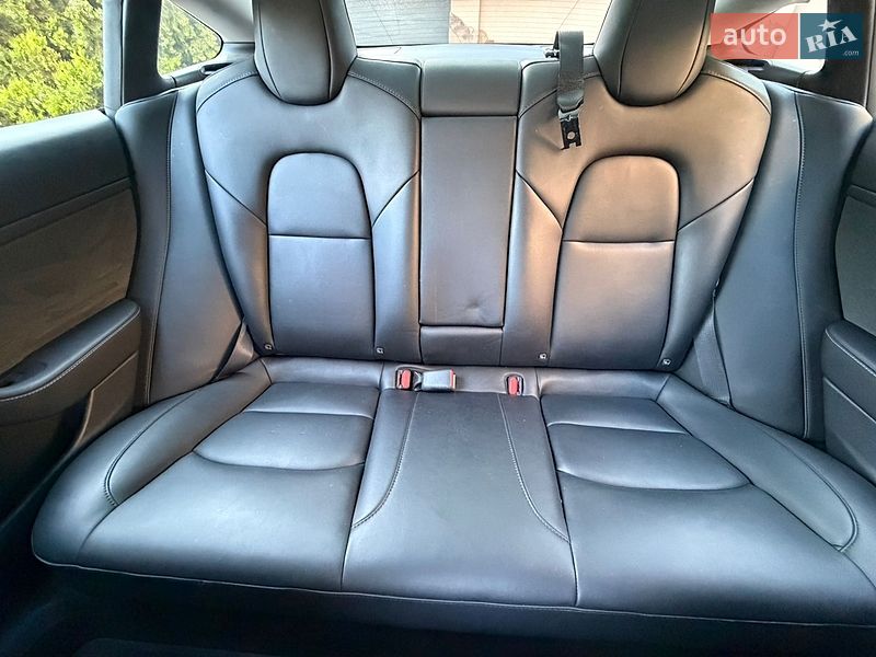 Седан Tesla Model 3 2022 в Одессе