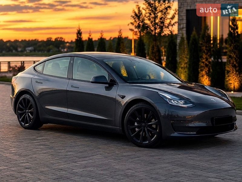 Седан Tesla Model 3 2018 в Киеве фото Седан Tesla Model 3 2018 в Киеве