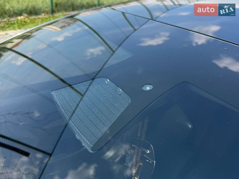 Седан Tesla Model 3 2020 в Жовкве