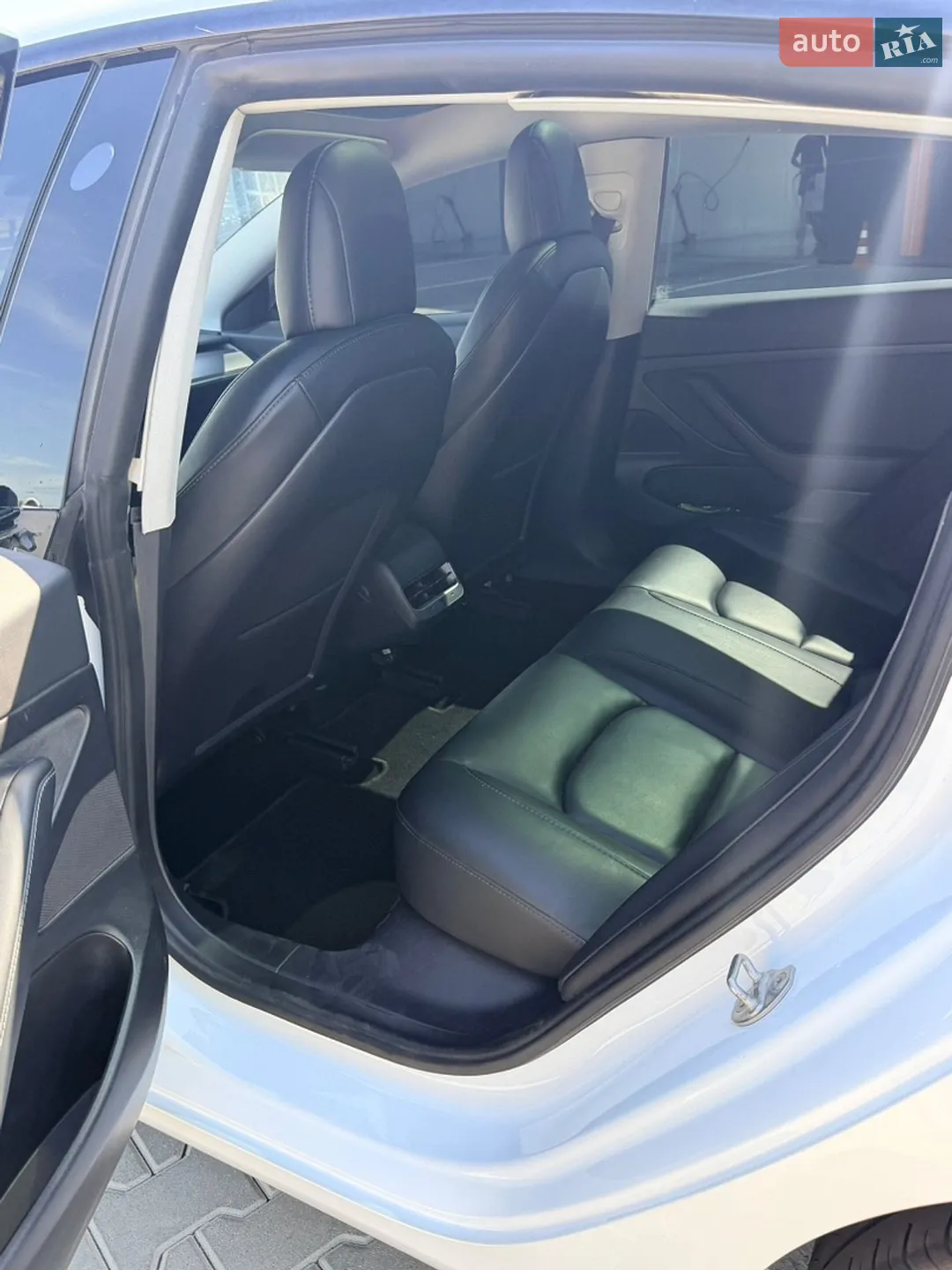 2020 Tesla Model 3 - мініатюра 9