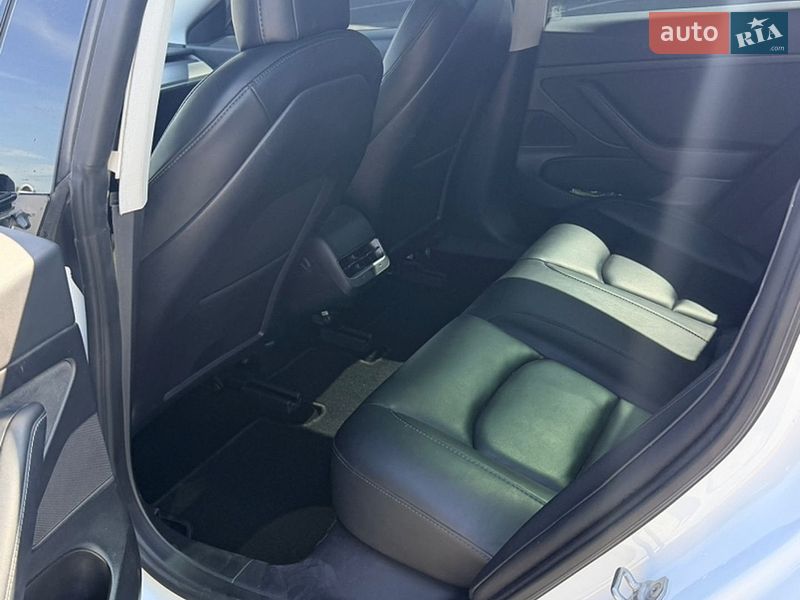 Седан Tesla Model 3 2020 в Вінниці