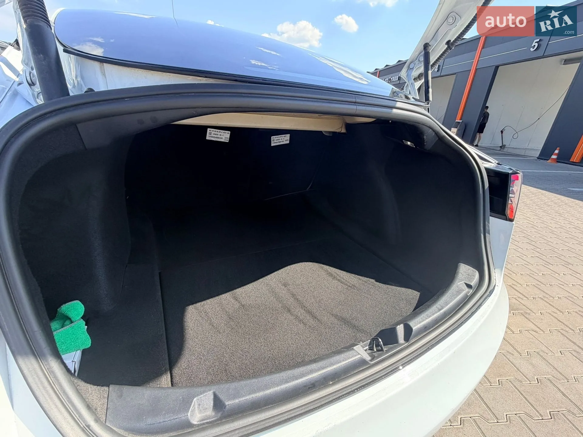 2020 Tesla Model 3 - мініатюра 14