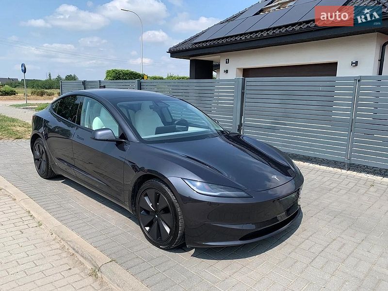 Седан Tesla Model 3 2024 в Києві