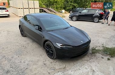 Седан Tesla Model 3 2025 в Сарнах