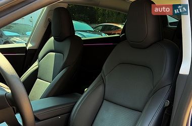 Седан Tesla Model 3 2024 в Киеве