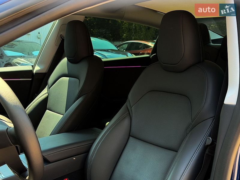 Седан Tesla Model 3 2024 в Киеве