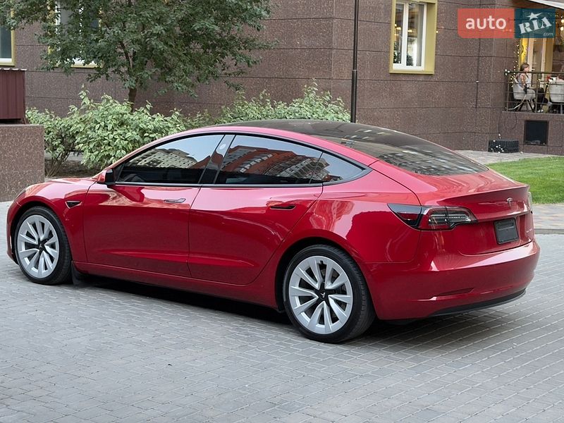 Седан Tesla Model 3 2022 в Одесі