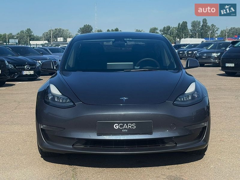 Седан Tesla Model 3 2022 в Киеве