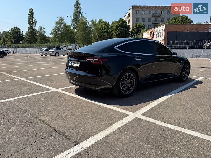Седан Tesla Model 3 2020 в Кропивницком