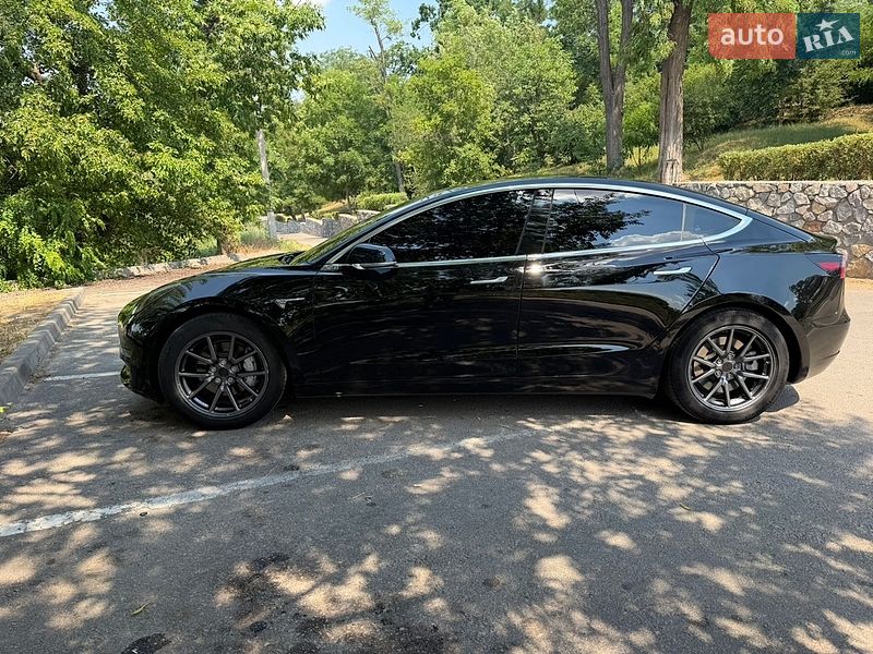 Седан Tesla Model 3 2020 в Кропивницком