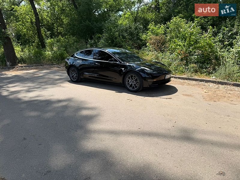 Седан Tesla Model 3 2020 в Кропивницком