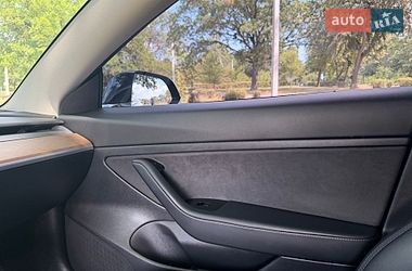 Седан Tesla Model 3 2020 в Кропивницком