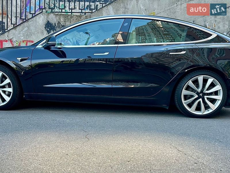 Седан Tesla Model 3 2019 в Києві