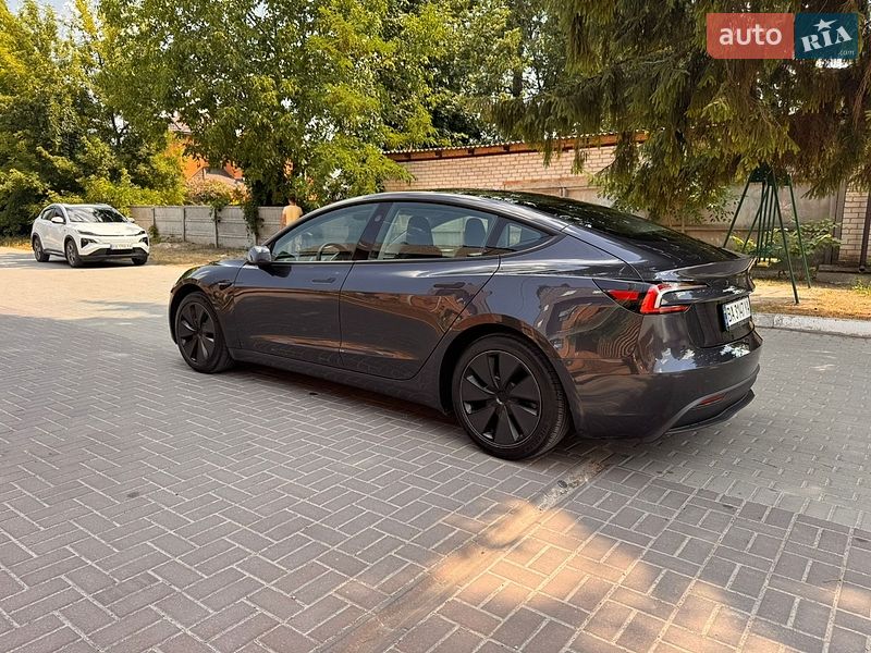 Седан Tesla Model 3 2024 в Кропивницком