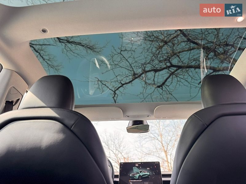 Седан Tesla Model 3 2024 в Кропивницком