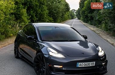 Седан Tesla Model 3 2023 в Львове