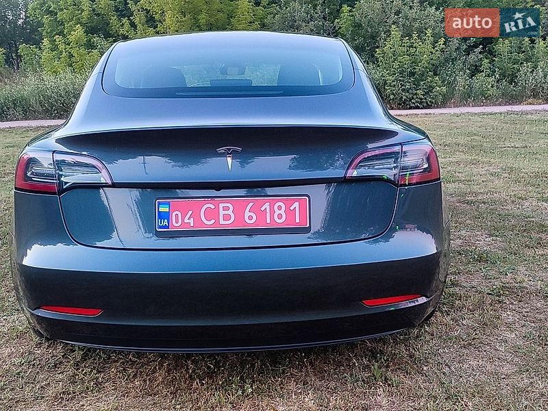 Седан Tesla Model 3 2023 в Полтаве
