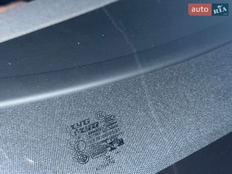 Седан Tesla Model 3 2024 в Дніпрі